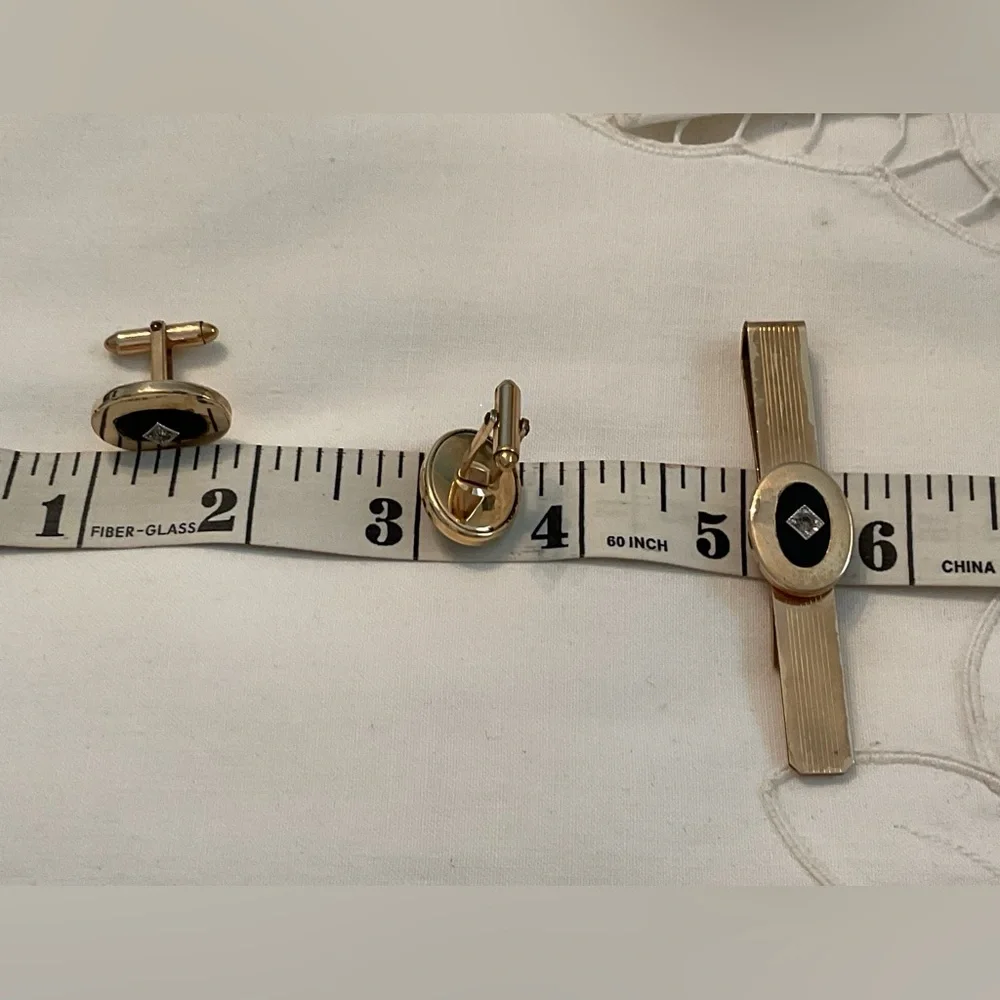 VINTAGE KREISLER 1950’s 12k GOLD-FILLED TIE CLIP AND CUFFLINKS TO MATCH